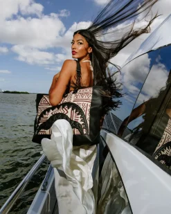 A.I. PALM MIRAGE SHARK LUXE BEACH TOTE