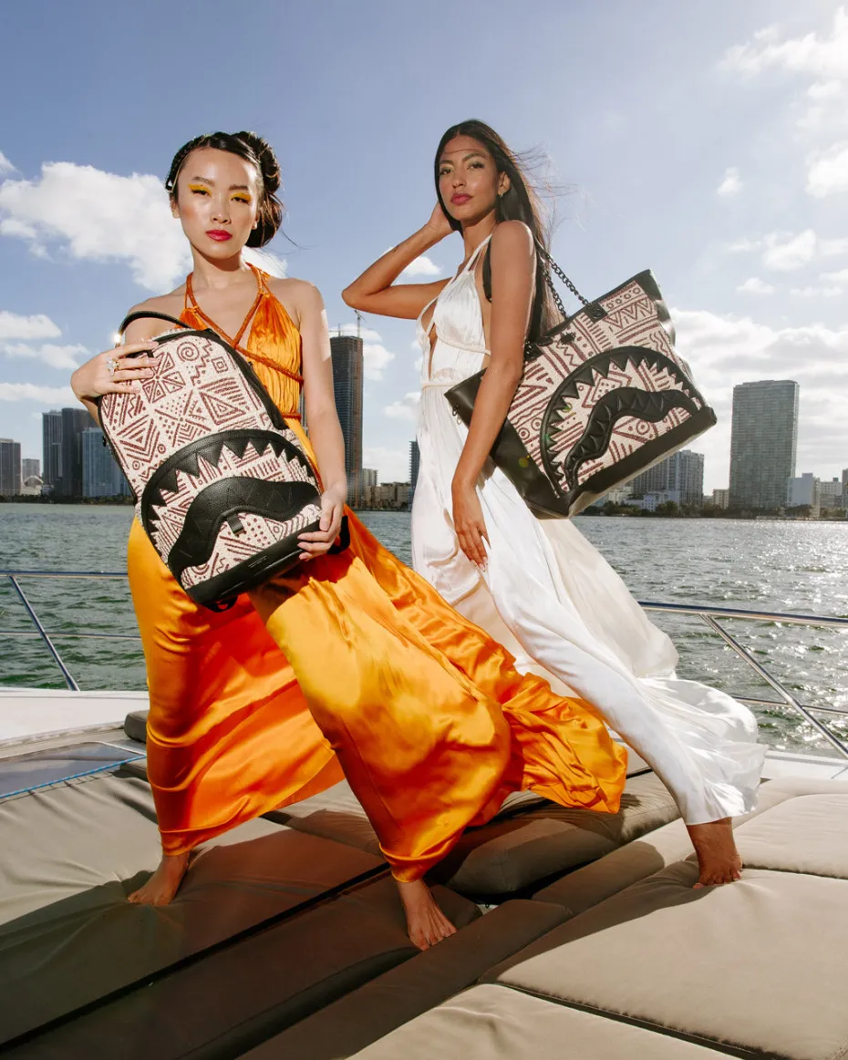 A.I. PALM MIRAGE SHARK LUXE BEACH TOTE