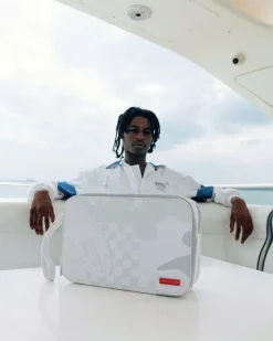 3AM LE BLANC TOILETRY BAG
