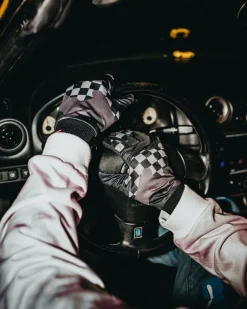 3AM NEVER SLEEP GLOVES