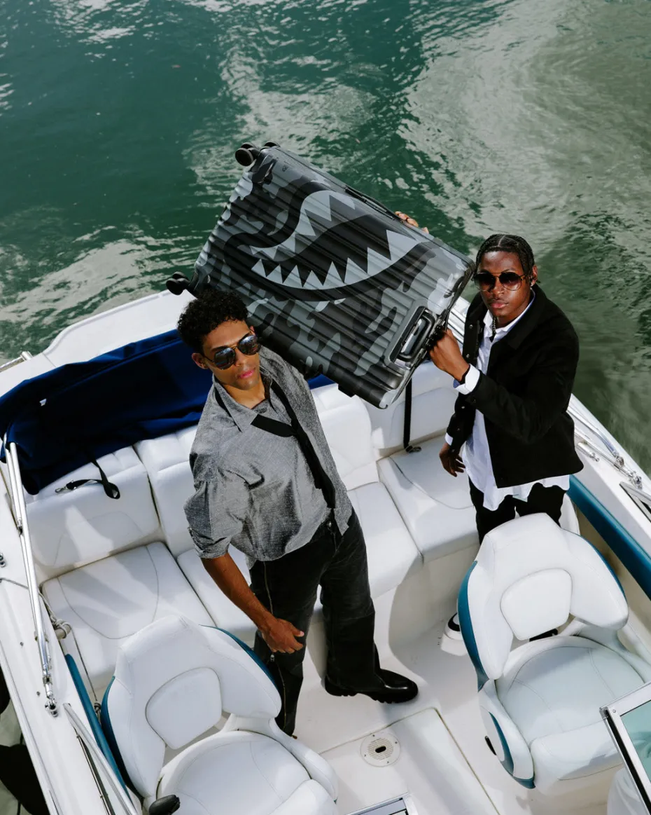 3AM RIPTIDE SHARKNAUTICS HARDSHELL FULL-SIZE LUGGAGE