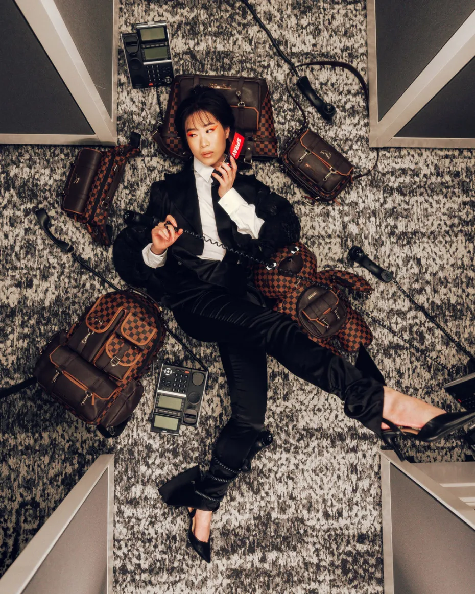 CHECKMATE ROYALE MESSENGER BRICK BAG