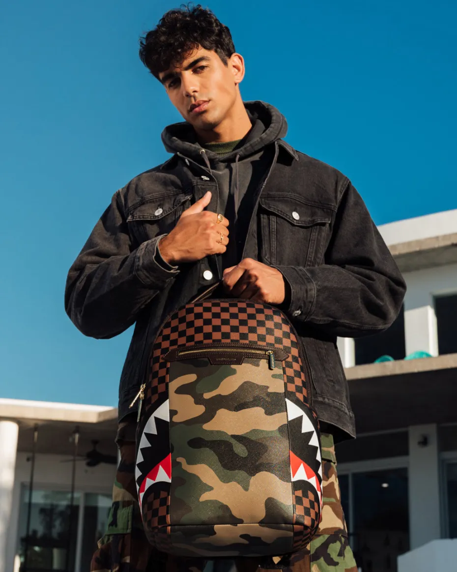 EXTERIOR GOLD ZIP POCKET SHARKS IN PARIS BACKPACK (DLXV)