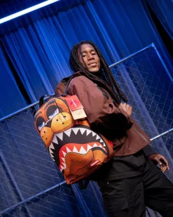 FIVE NIGHTS AT FREDDY'S SHARK DLXSR BACKPACK
