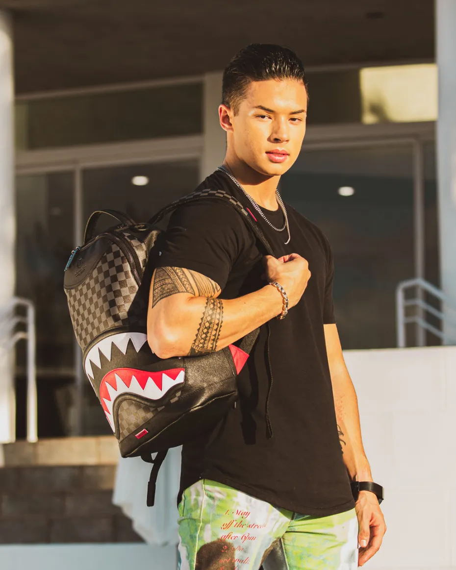 HENNY AIIR TO THE THRONE BACKPACK (DLXV)