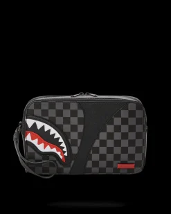 HENNY AIIR TO THE THRONE TOILETRY BAG
