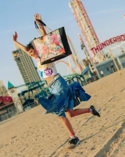HUMMINGBIRD SHARK PRECISION TOTE