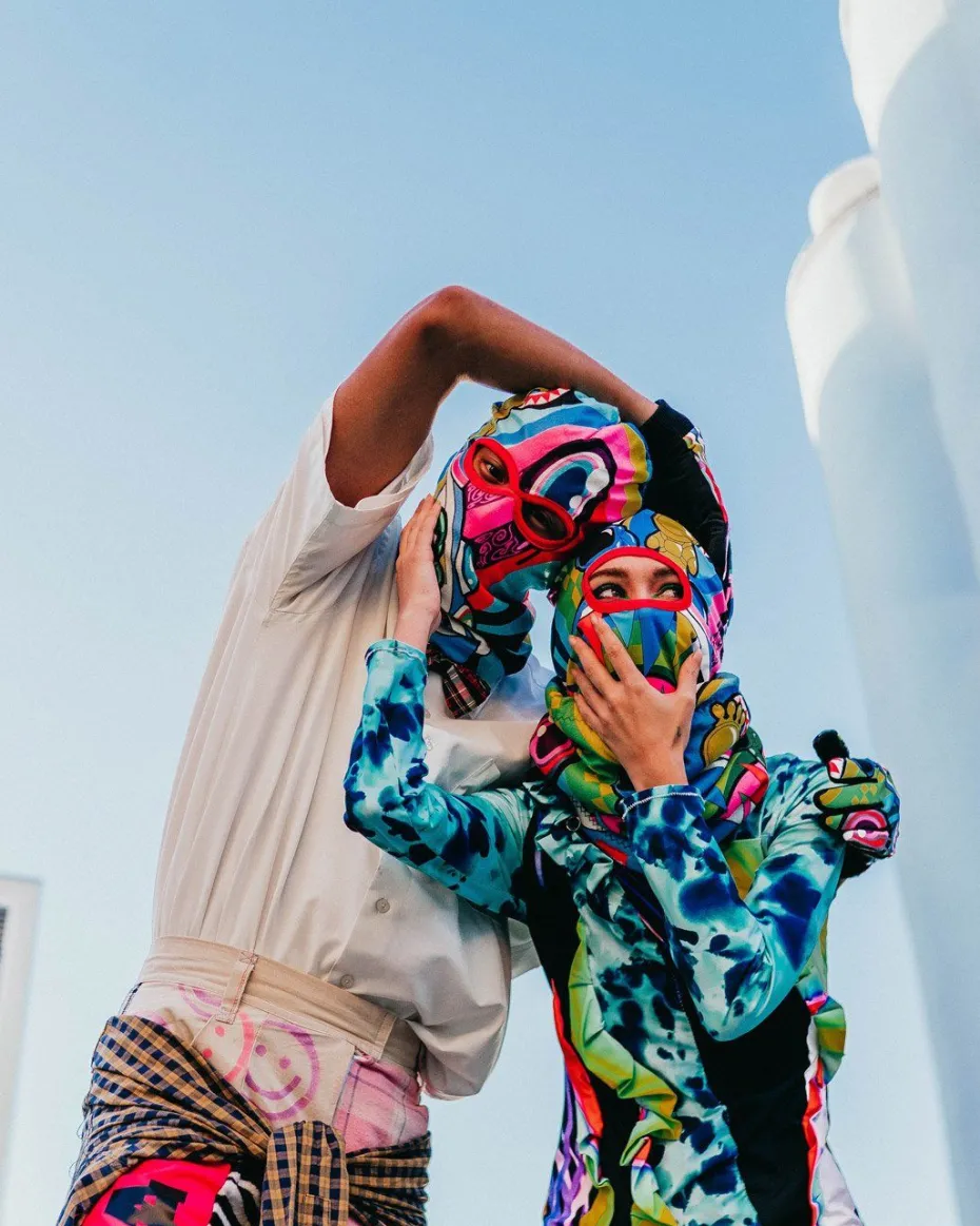 MIND TRIP NECK WARMER