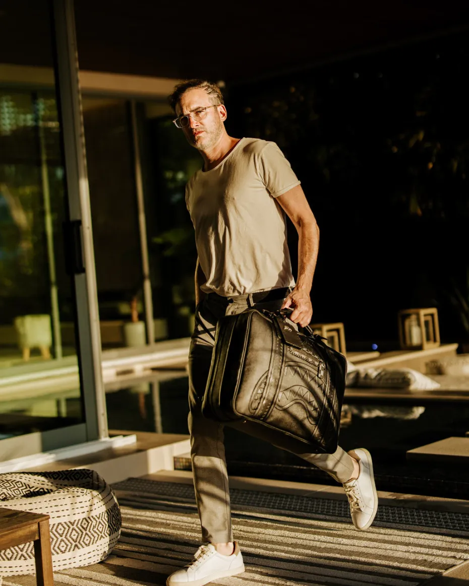 REALITY CHECK VINTAGE HANDHELD CARRY-ON CONVERTS TO BACKPACK