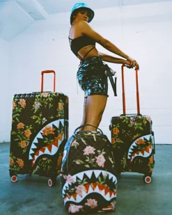 SHARKFLOWER 29.5” FULL-SIZE SHARKNAUTICS LUGGAGE