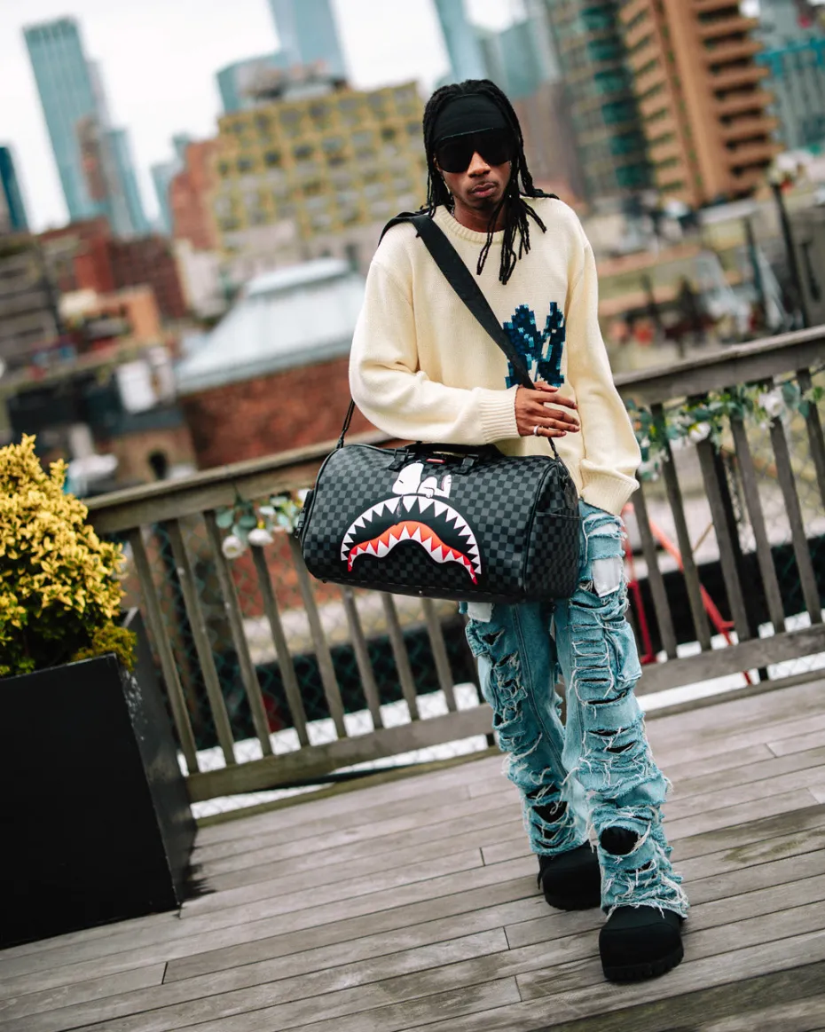 SNOOPY DAY OFF DUFFLE