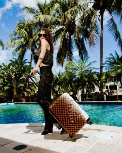 SPRAYSHARKS WORLDWIDE SHARKNAUTICS HARDSHELL CARRY-ON LUGGAGE
