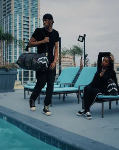 STEALTH MODE TOTE
