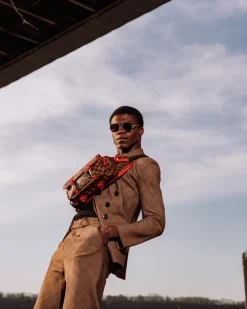 TAKEOVER THE THRONE CARGO CROSSBODY