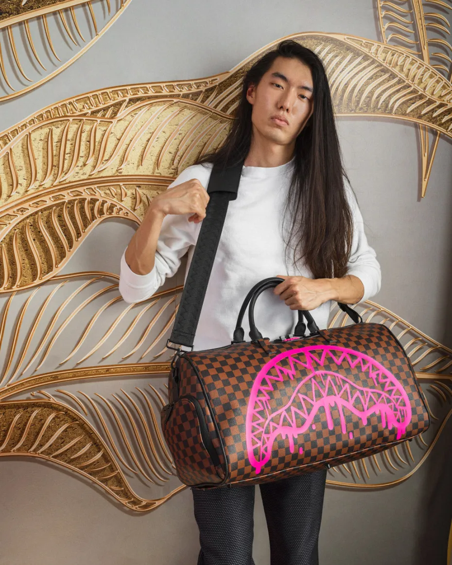 THE ARTISTS TOUCH DUFFLE