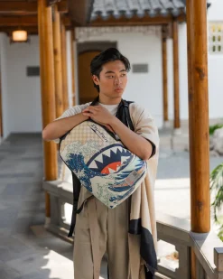 THE MET HOKUSAI GREAT WAVE BACKPACK