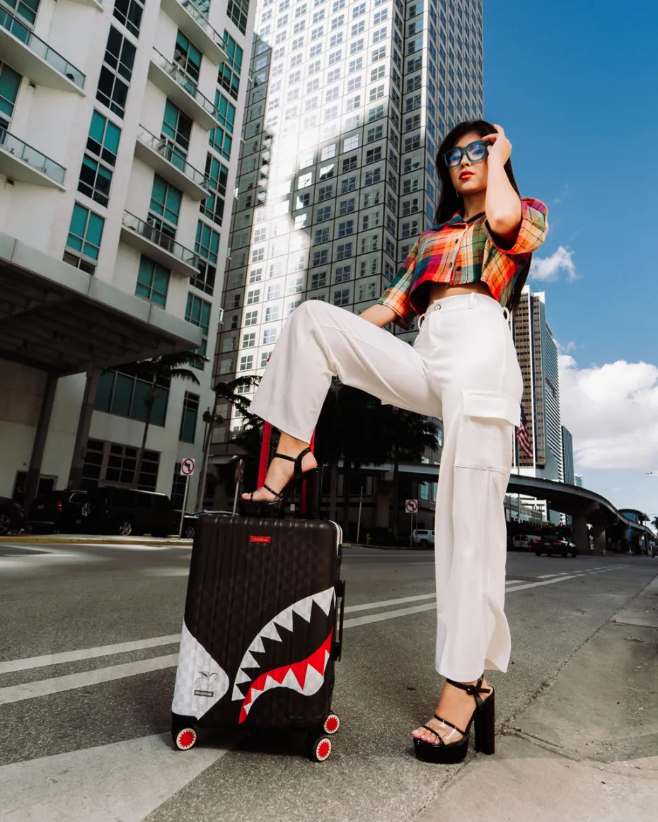 TRIPLE DECKER HEIR TO THE THRONE HARDSHELL CARRY-ON LUGGAGE